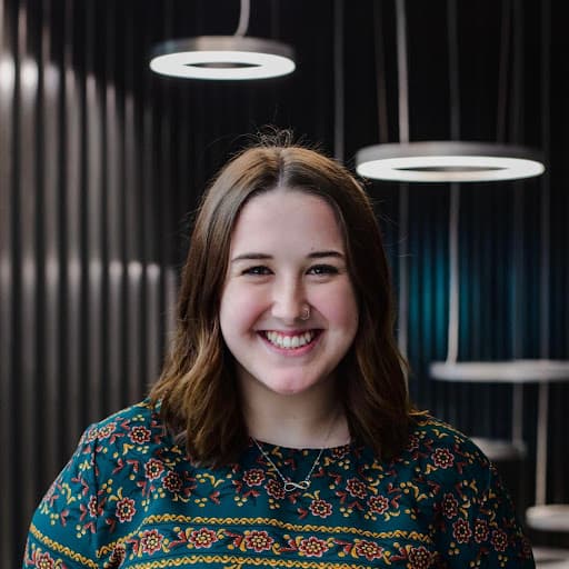 Hallie-Seltzer-headshot