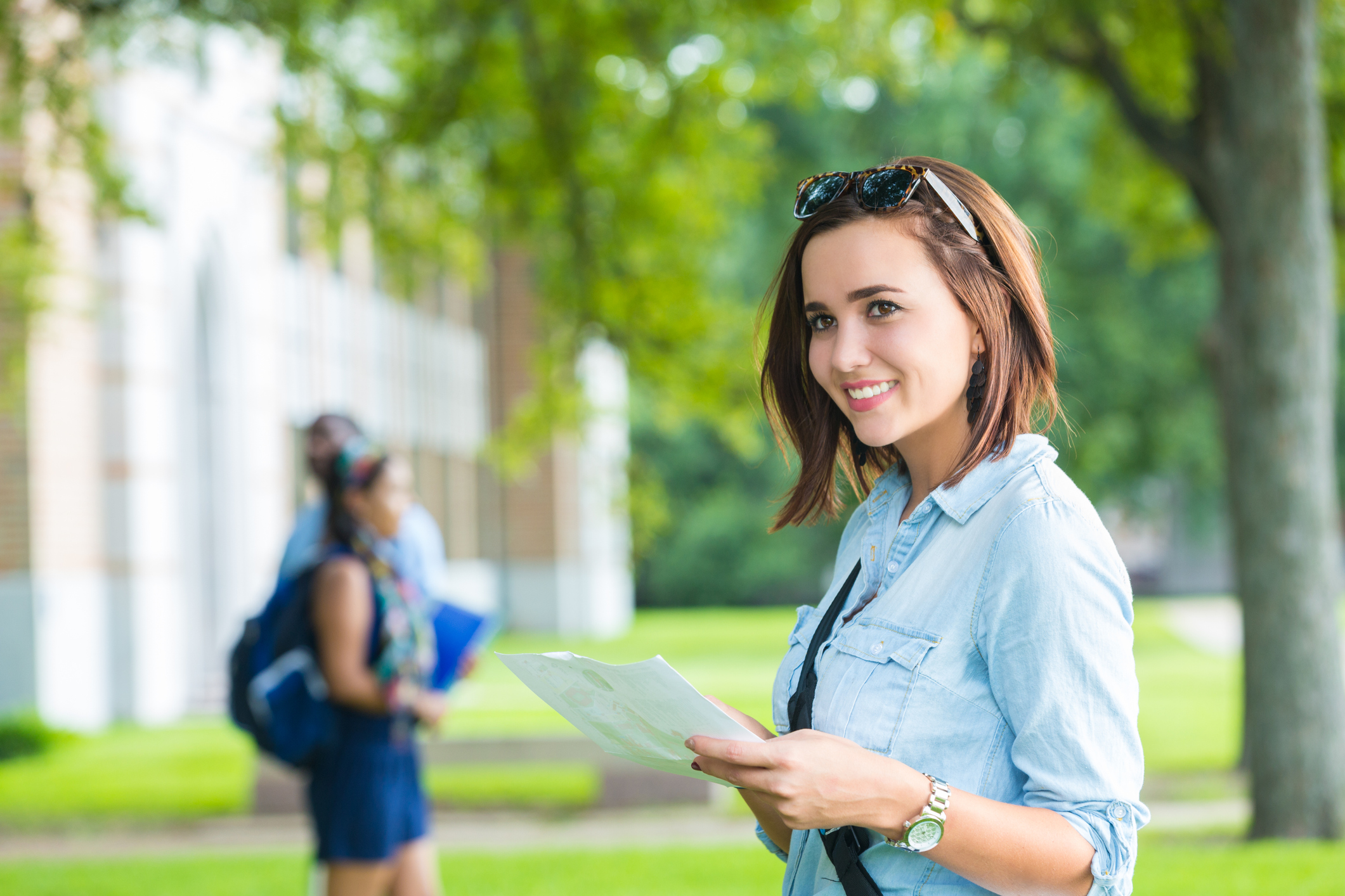 Card Thumbnail - Ask a College Advisor: How Do I Know If a College Is a Good Fit for Me?