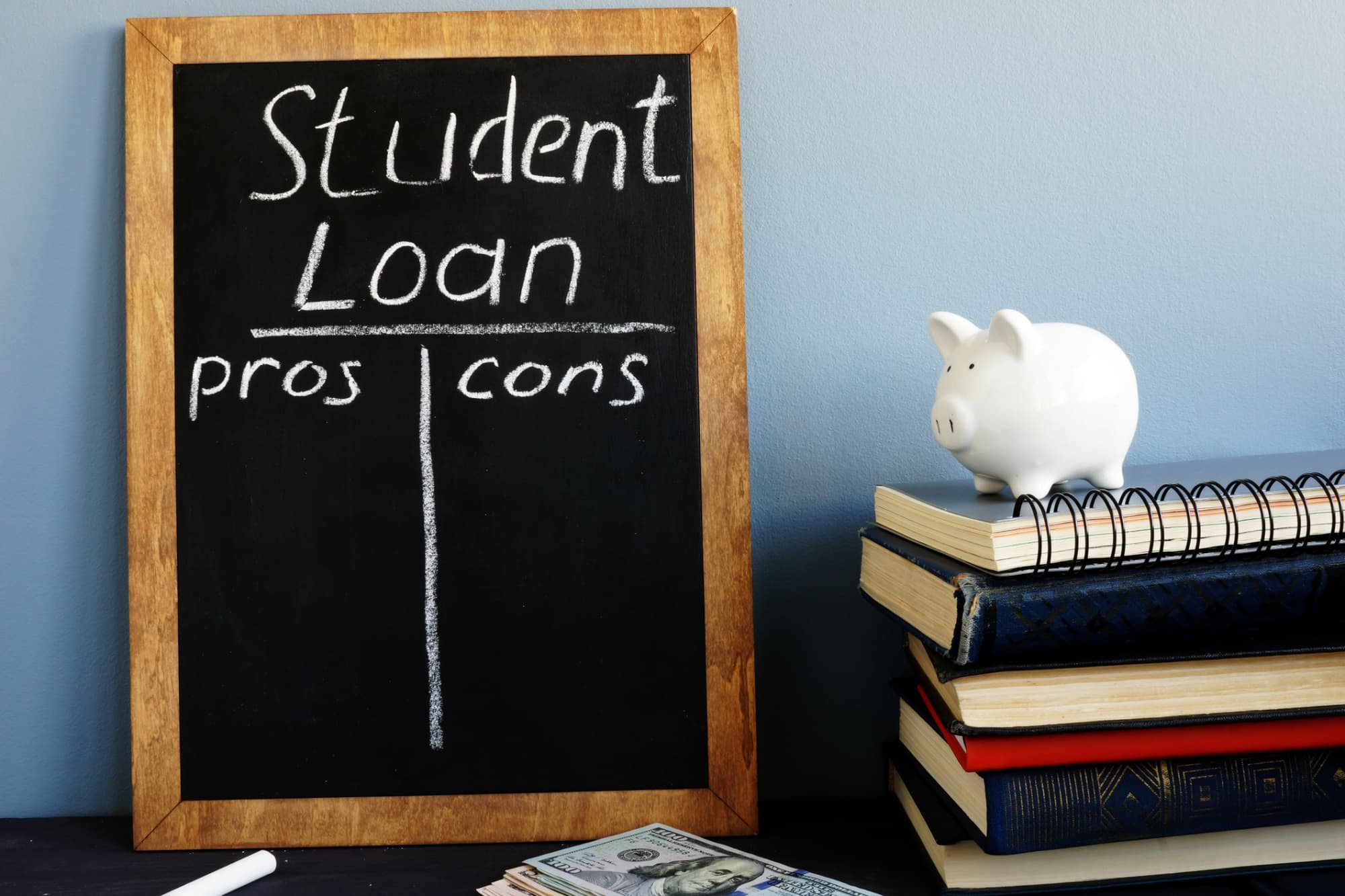 Card Background Image - The Student’s Guide to College Loans