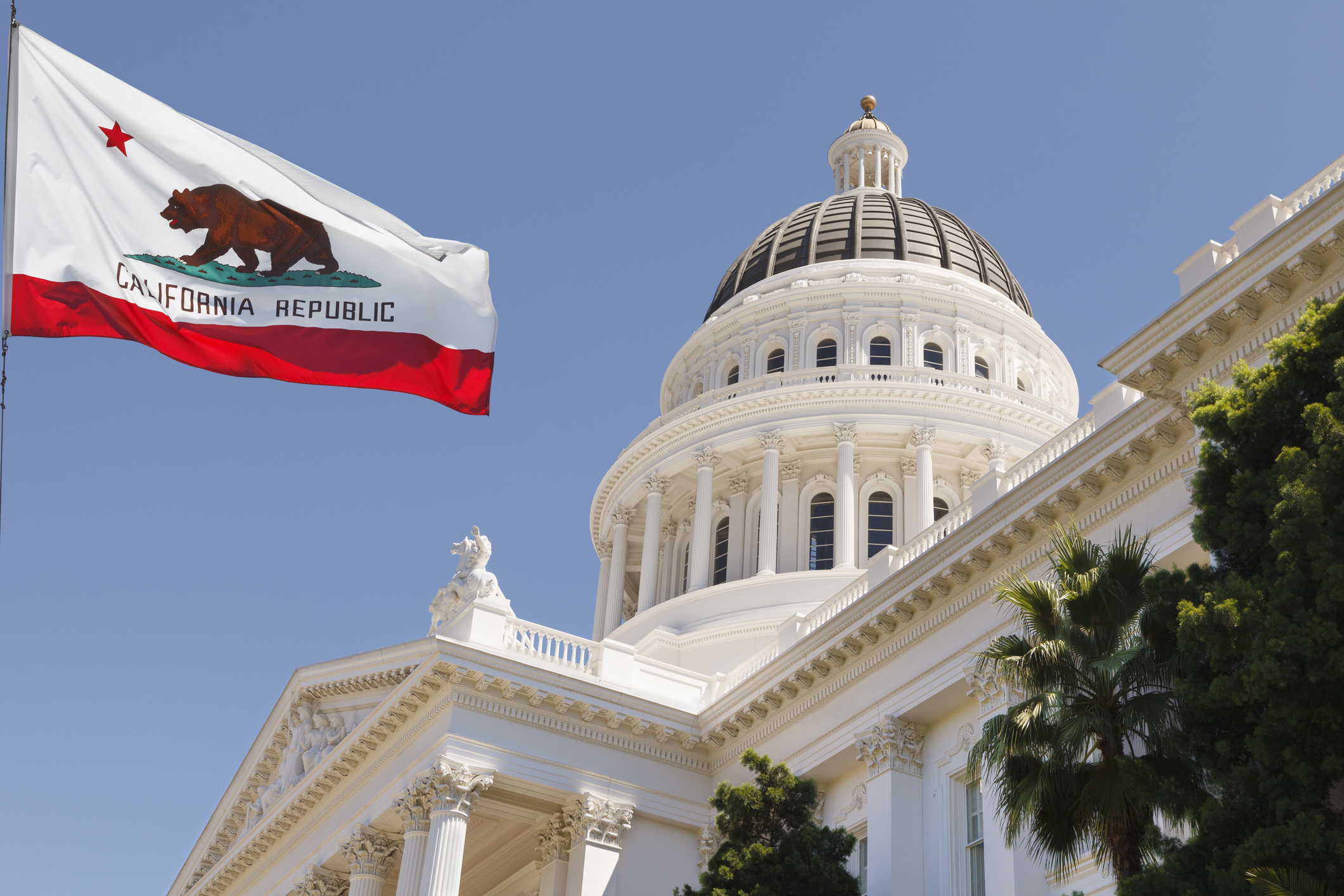 Card Thumbnail - California Bill Would Ban Withholding Diplomas Over Institutional Debts